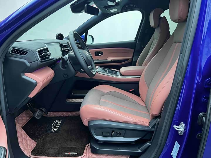 Фото 4 - Nio EC6