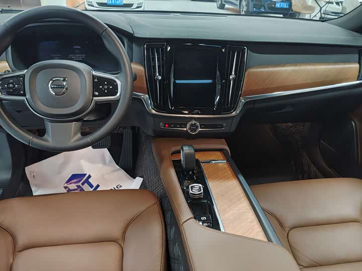 Фото 9 - Volvo S90