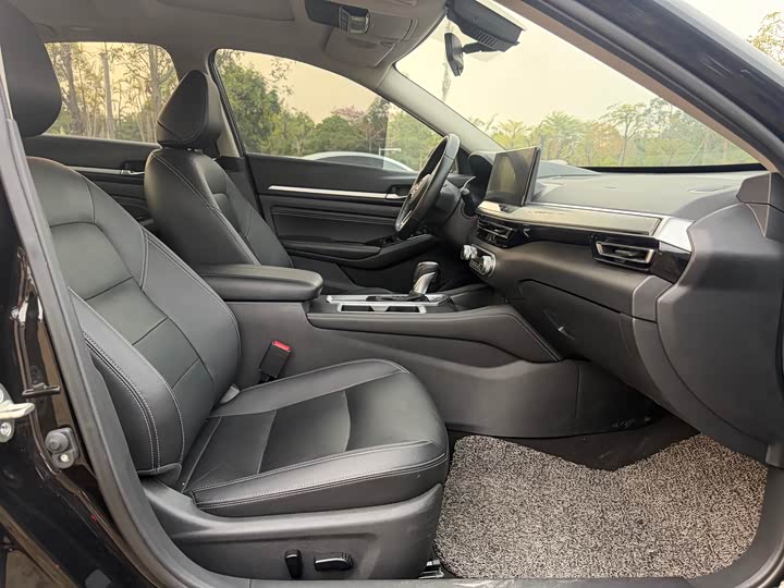 Фото 8 - Nissan Teana