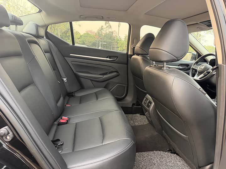 Фото 9 - Nissan Teana