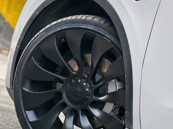 Фото 5 - Tesla Model Y