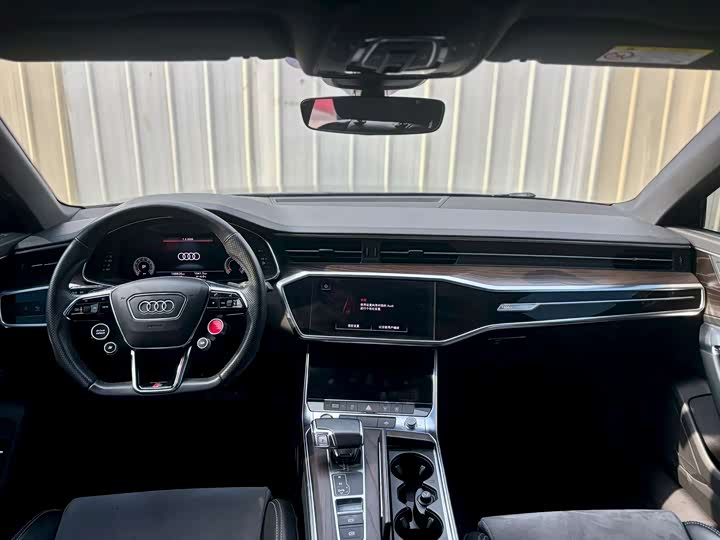 Фото 5 - Audi A6L