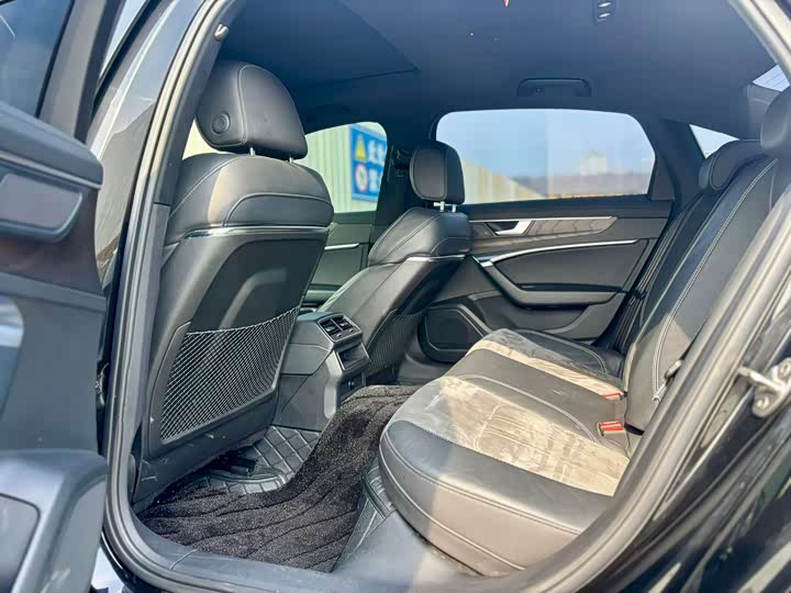 Фото 6 - Audi A6L