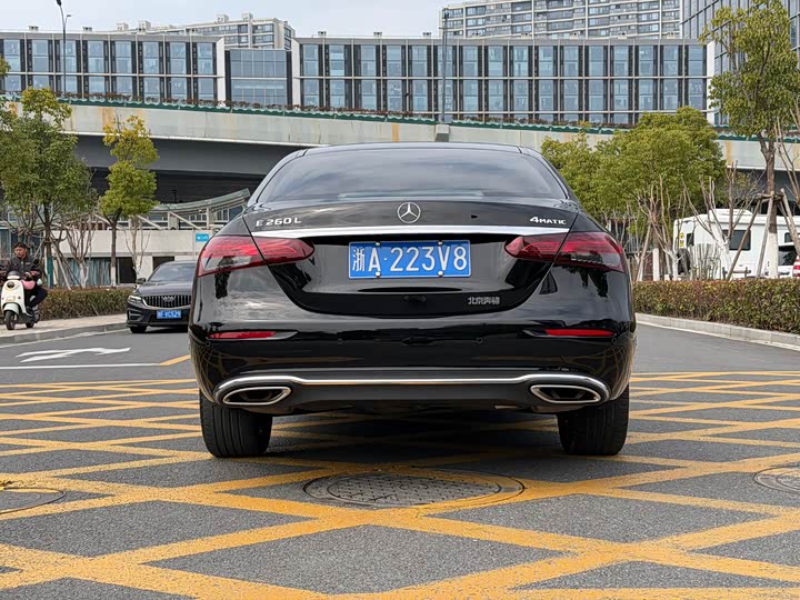 Фото 6 - Mercedes-Benz E-Class