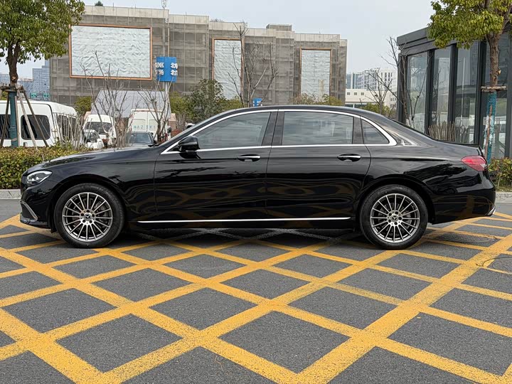 Фото 8 - Mercedes-Benz E-Class