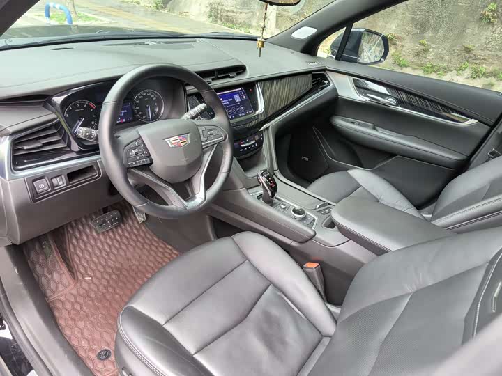 Фото 4 - Cadillac XT6