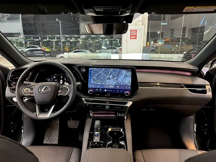 Фото 7 - Lexus RX