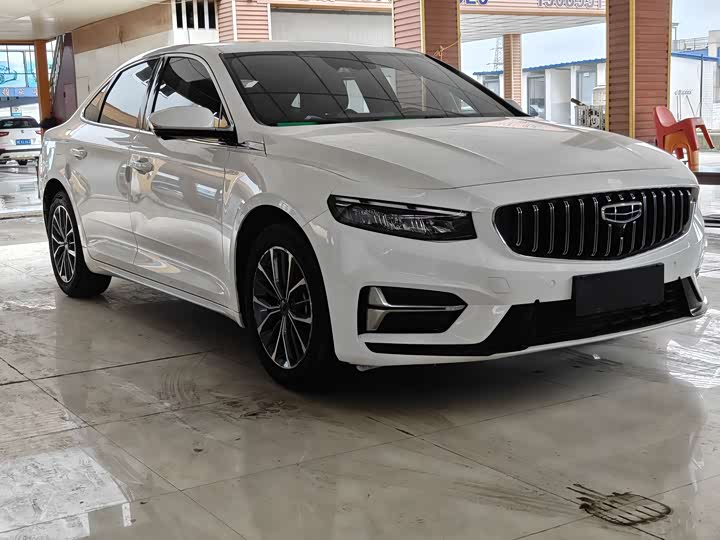 Фото 2 - Geely Preface