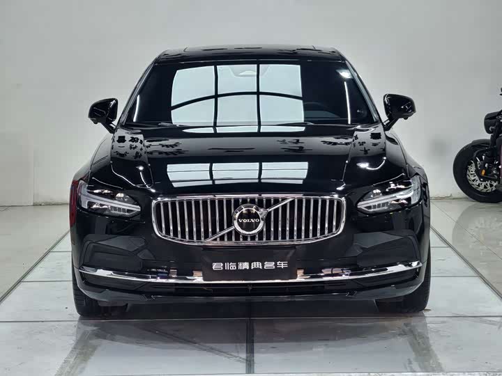 Photo 2 - Volvo S90