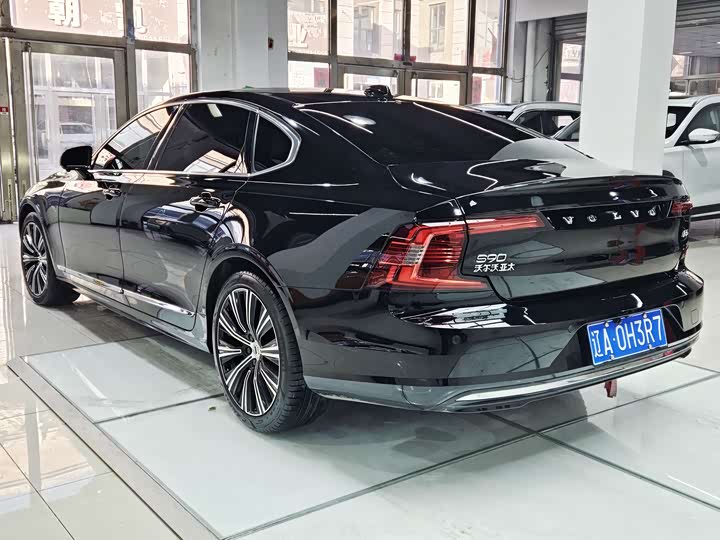 Photo 5 - Volvo S90