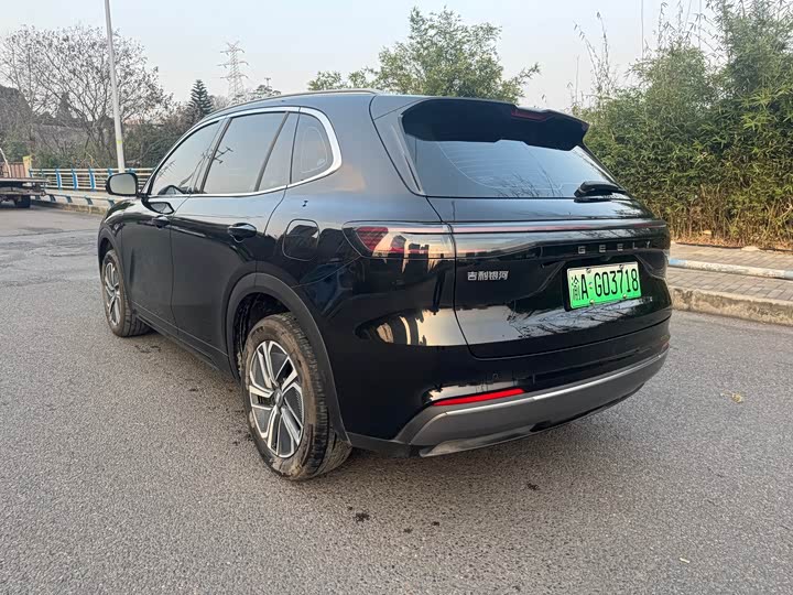 Фото 7 - Geely Galaxy Starship 7