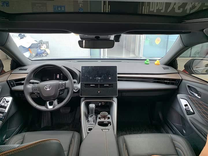 Photo 6 - Toyota Avalon