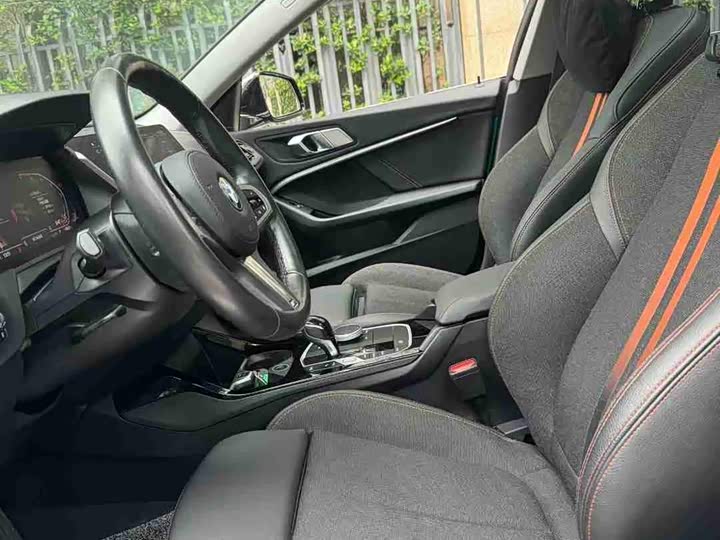 Photo 9 - BMW 2 Series