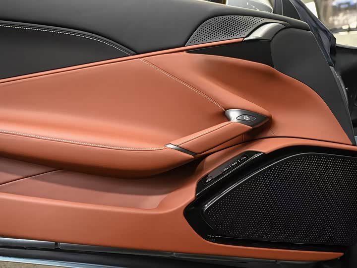 Фото 5 - Ferrari Roma