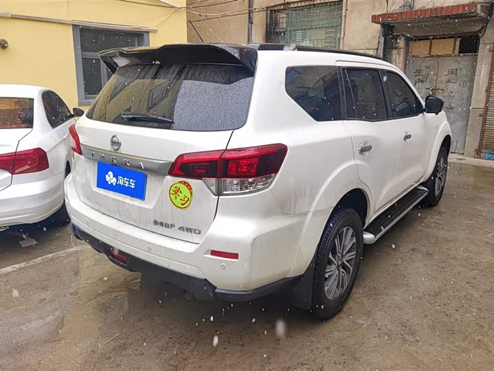 Фото 3 - Nissan Terra