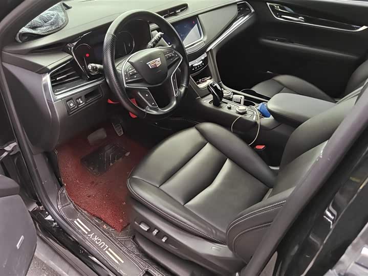 Фото 9 - Cadillac XT5