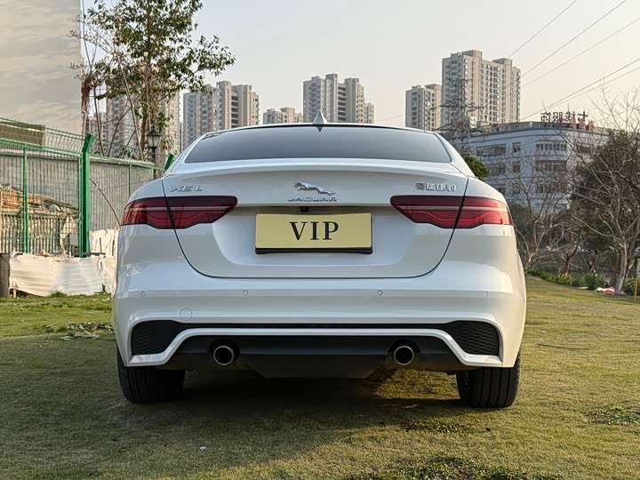 Фото 5 - Jaguar XE L