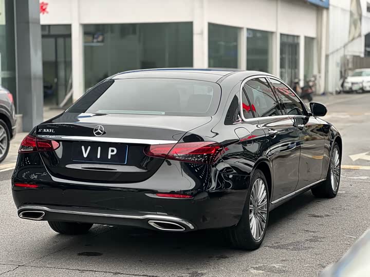 Фото 6 - Mercedes-Benz E-Class