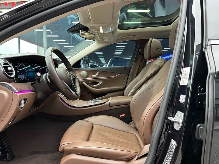 Фото 7 - Mercedes-Benz E-Class