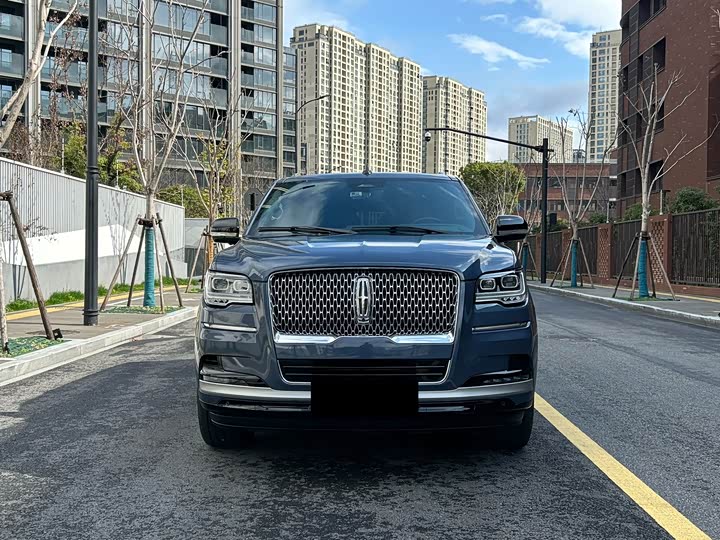 Фото 2 - Lincoln Navigator