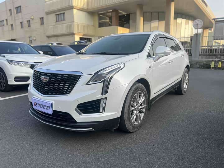 Фото 1 - Cadillac XT5