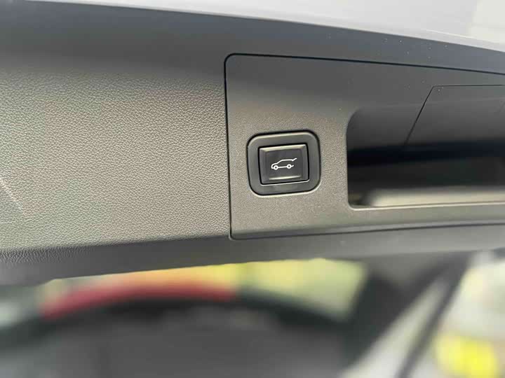 Фото 9 - Cadillac XT5