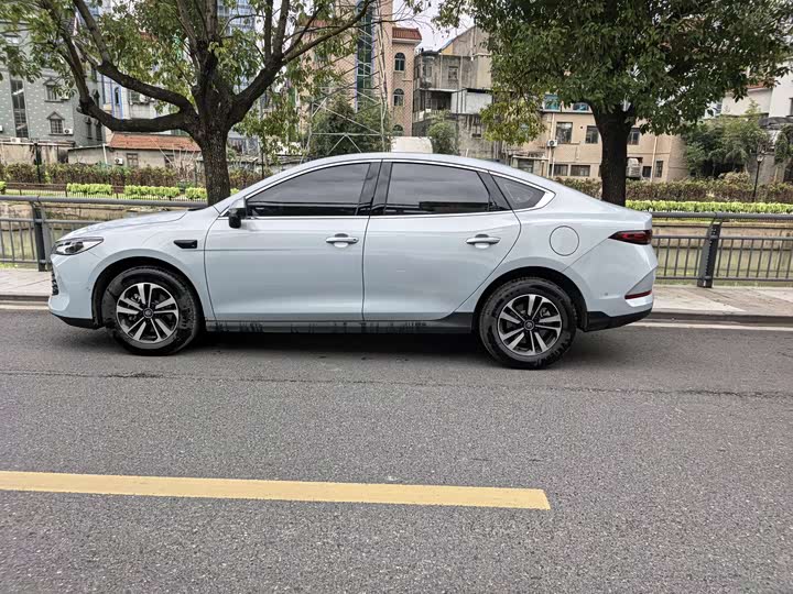 Фото 6 - BYD Qin Plus