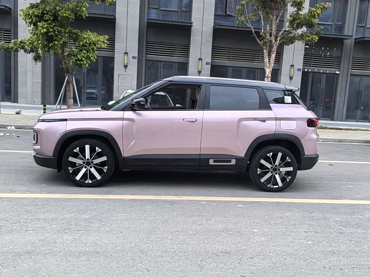 Фото 9 - Geely Icon