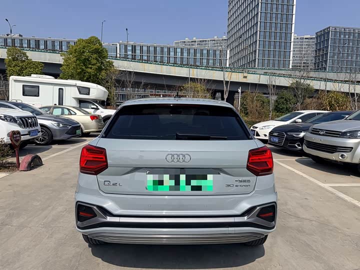 Фото 4 - Audi Q2L e-tron