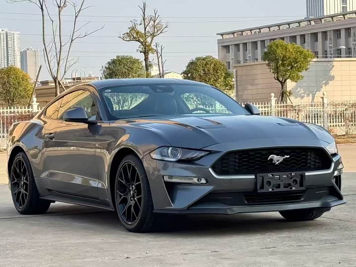 Фото 2 - Ford Mustang