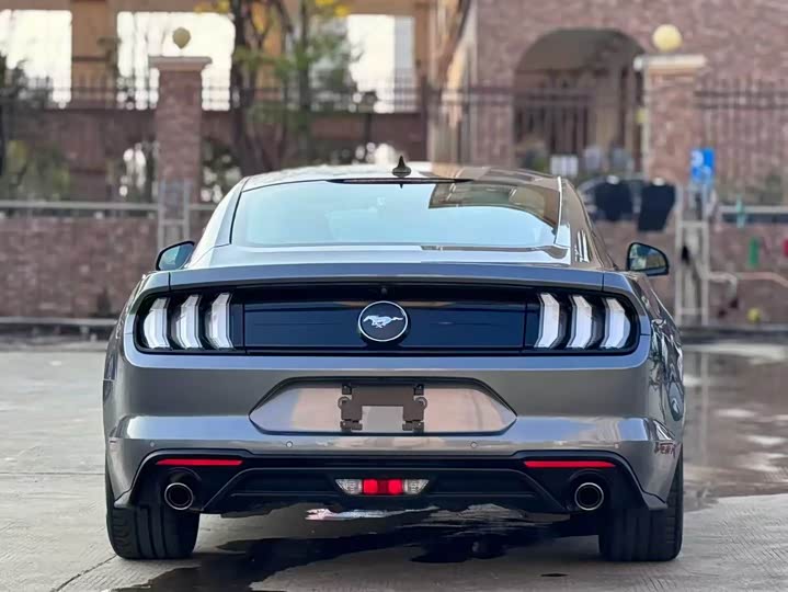 Фото 7 - Ford Mustang