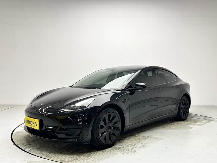 Фото 1 - Tesla Model 3