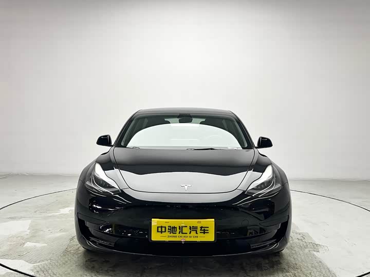 Фото 2 - Tesla Model 3