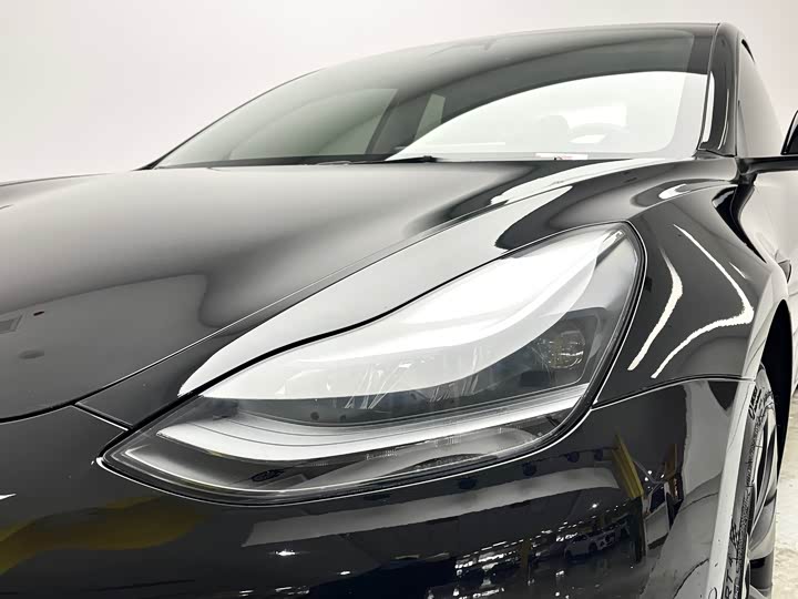 Фото 5 - Tesla Model 3