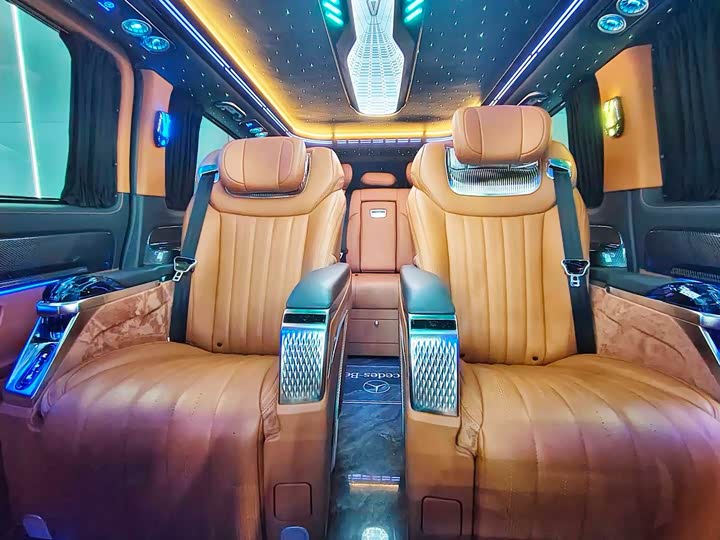 Фото 9 - Mercedes-Benz Vito