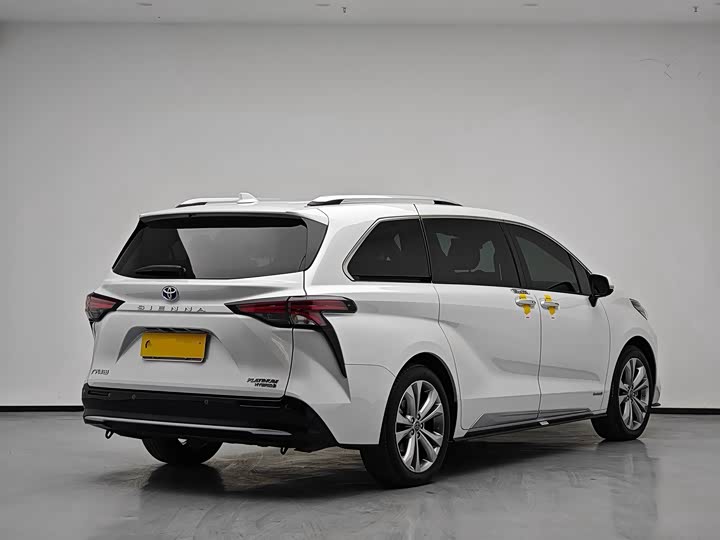 Photo 4 - Toyota Sienna