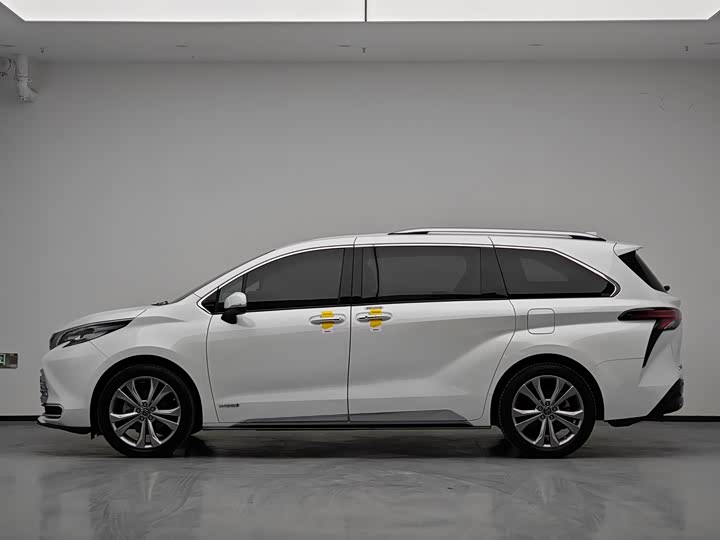 Photo 9 - Toyota Sienna