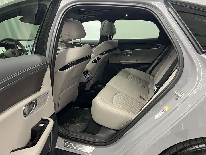 Фото 6 - BYD Han