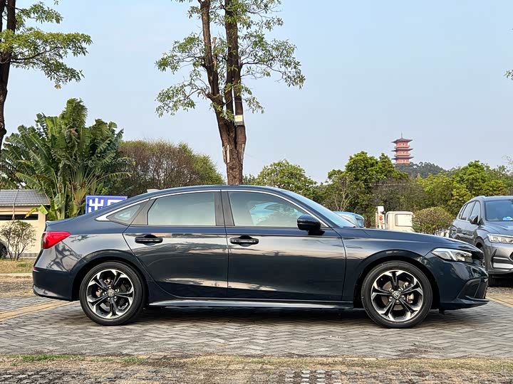 Фото 4 - Honda Civic