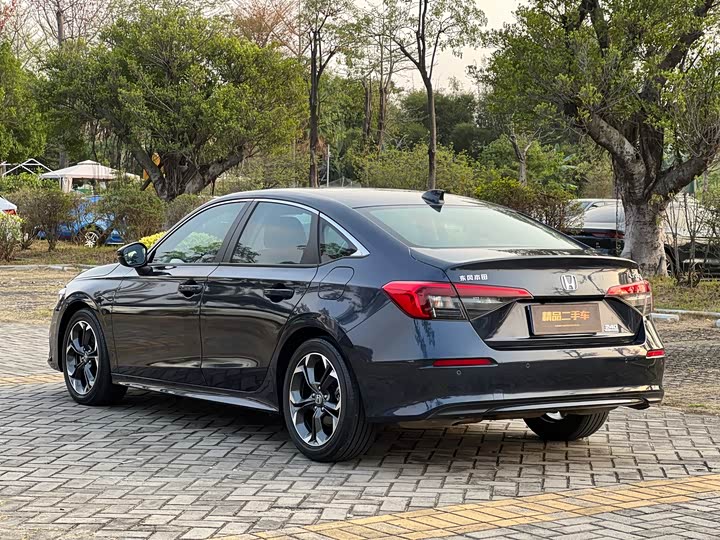 Фото 7 - Honda Civic