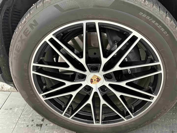 Фото 2 - Porsche Cayenne