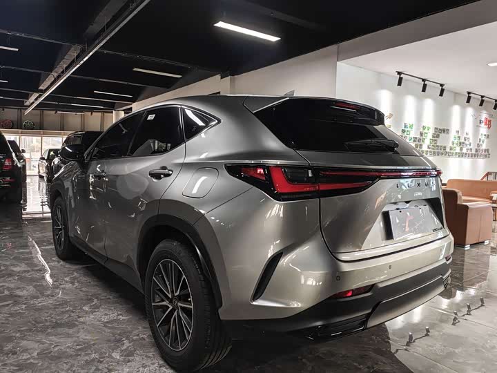 Photo 4 - Lexus NX