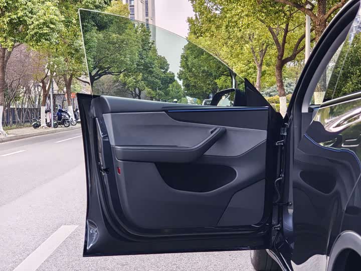 Фото 4 - Tesla Model Y