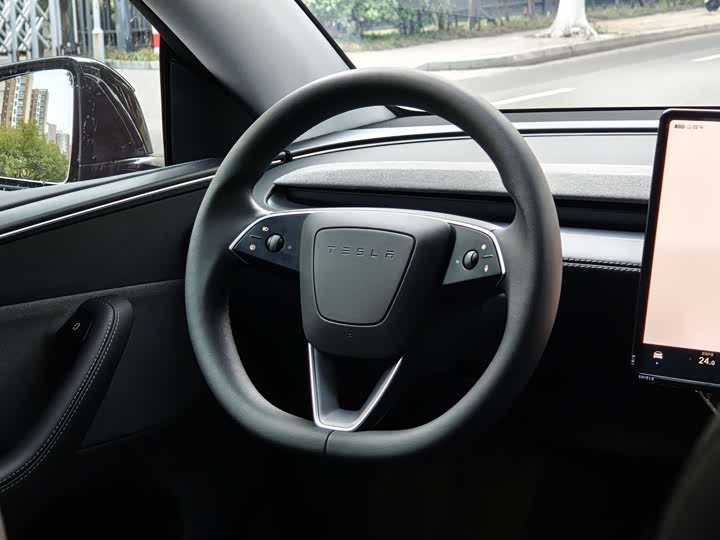 Фото 6 - Tesla Model Y