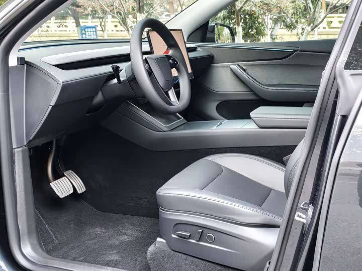 Фото 8 - Tesla Model Y