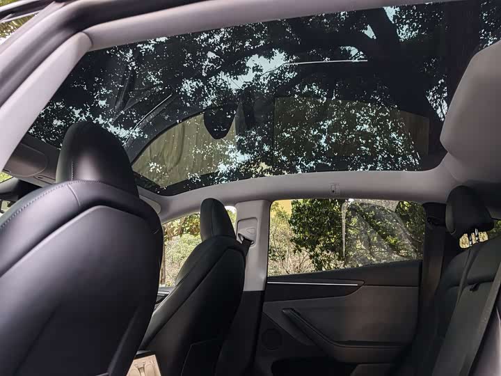 Фото 9 - Tesla Model Y