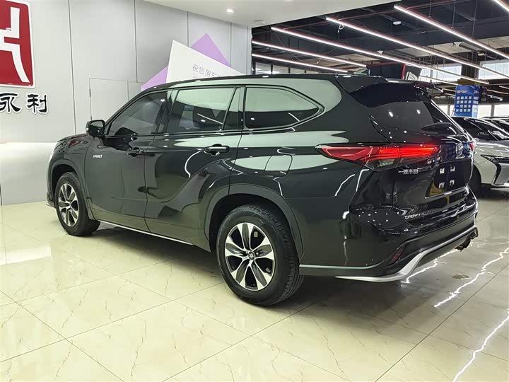 Фото 6 - Toyota Crown Kluger