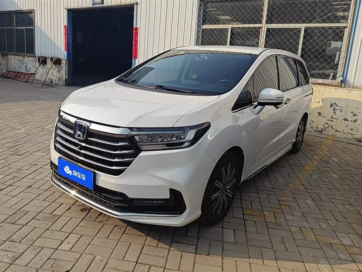 Фото 1 - Honda Odyssey