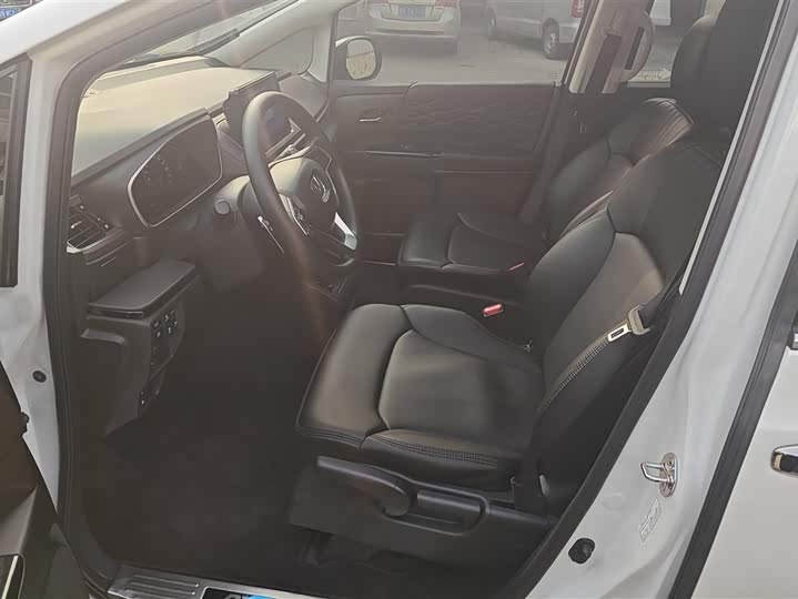 Фото 9 - Honda Odyssey