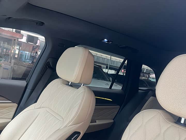 Фото 7 - Geely Monjaro